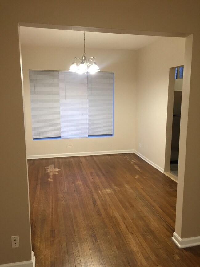 Building Photo - 5144 S King Dr