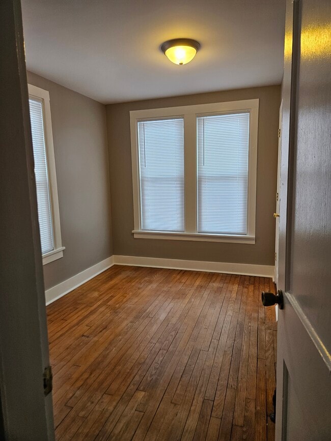 Building Photo - 1444 Main St