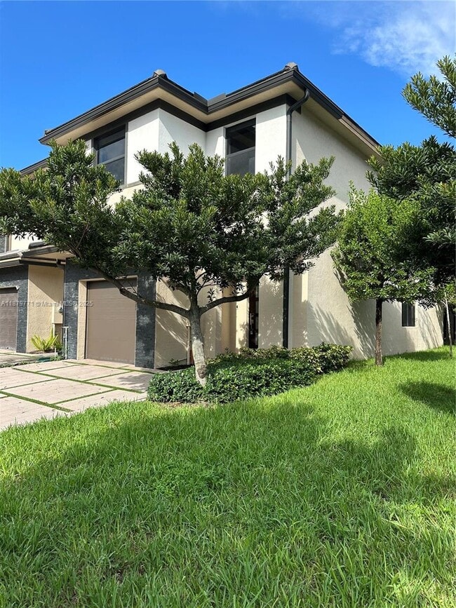 Building Photo - 15839 NW 91st Ct