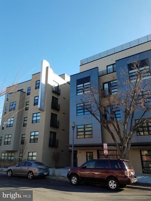 Building Photo - 1111 Orren St NE