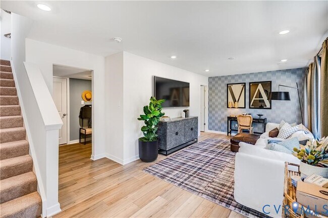 Foto del edificio - 8768 Pioneer Hl Dr