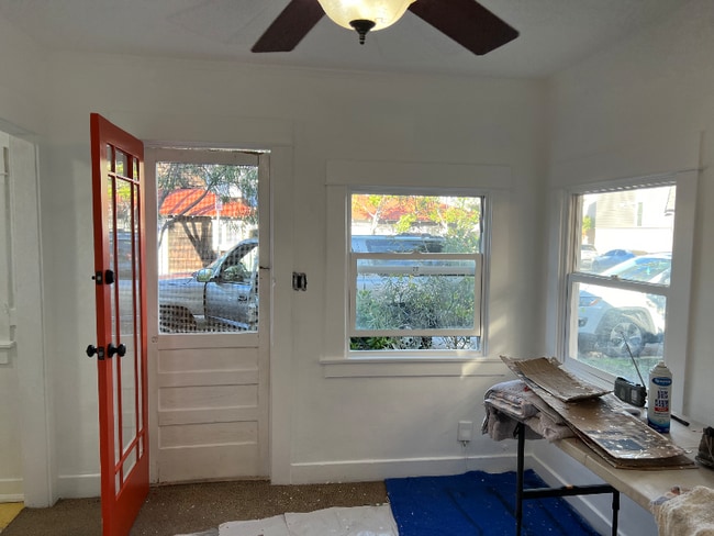 Building Photo - 307 E Bay Ave