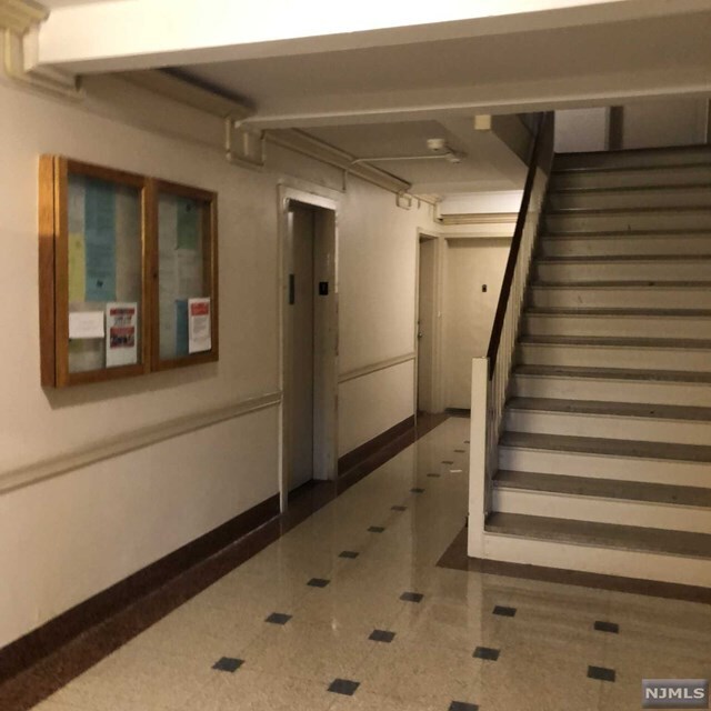 Foto del edificio - 410 Park Pl