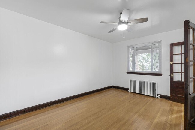 Building Photo - Newly Renovated 4BR/2BA - IMMEDIATE MOVE I...