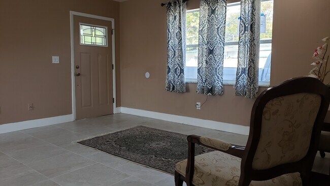 Foto del edificio - 651 16th St NW