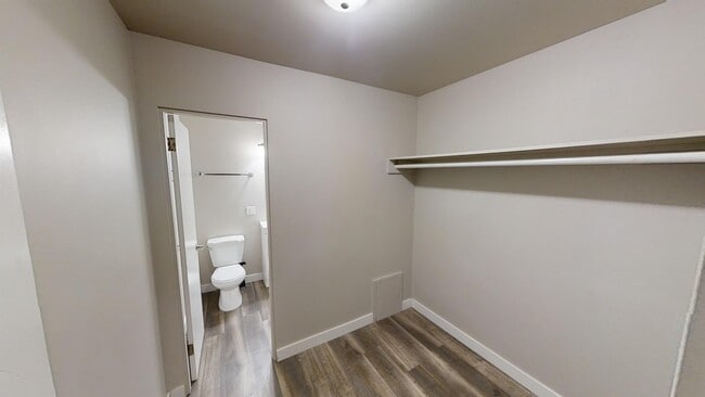 Building Photo - 9926-9105 105 Ave