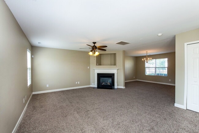 Building Photo - 1928 Slumber Oaks Ct