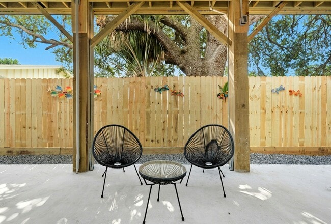 Building Photo - 624 Avenue H