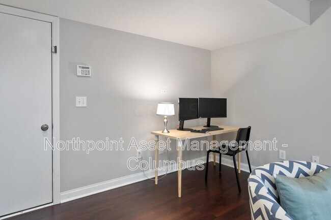 Foto del edificio - 5893 Canyon Creek Dr