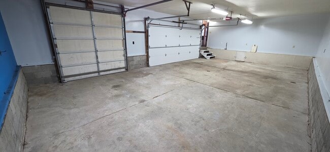 Garage - 8295 Limeridge Rd