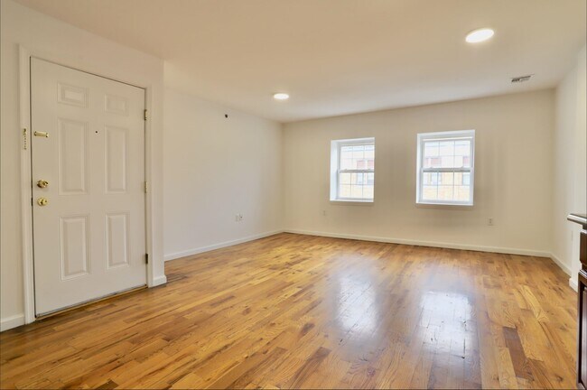Foto del edificio - 236 Van Horne St