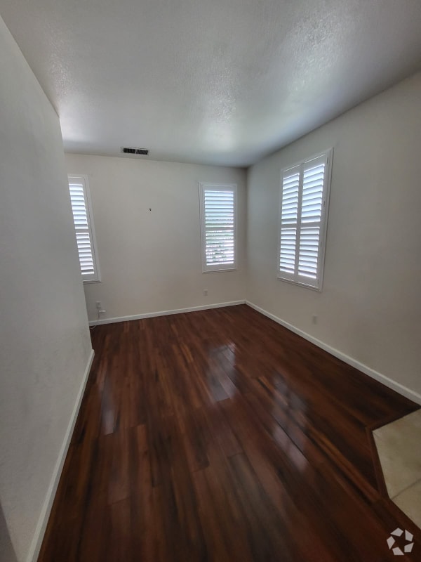Building Photo - 949 Mason Ct