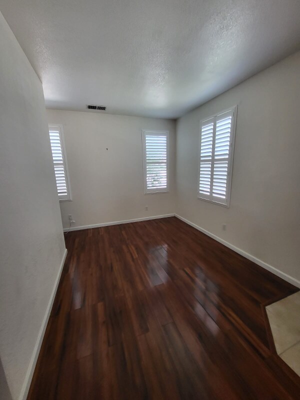 Foto principal - 949 Mason Ct