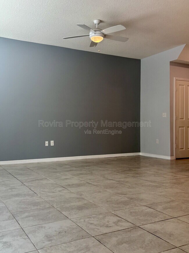 Foto del edificio - 5124 Crown Hvn Dr