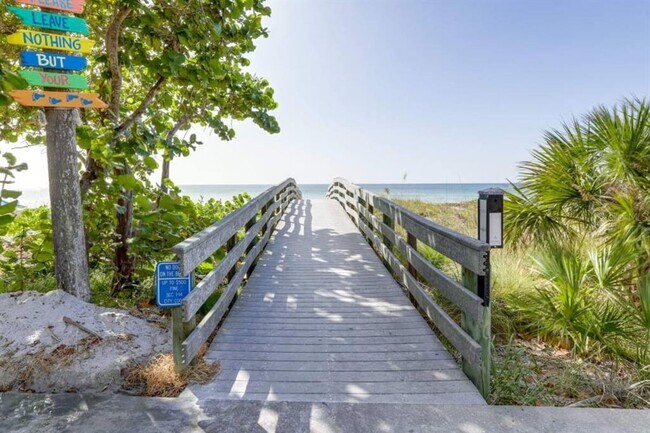 Foto del edificio - 2110 Gulf Blvd