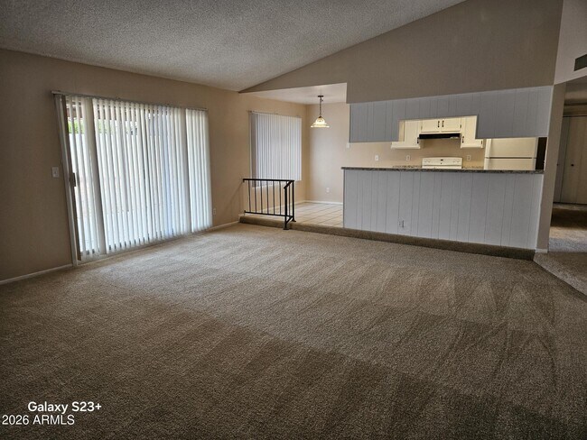 Foto del edificio - 3223 N Woodburne Dr