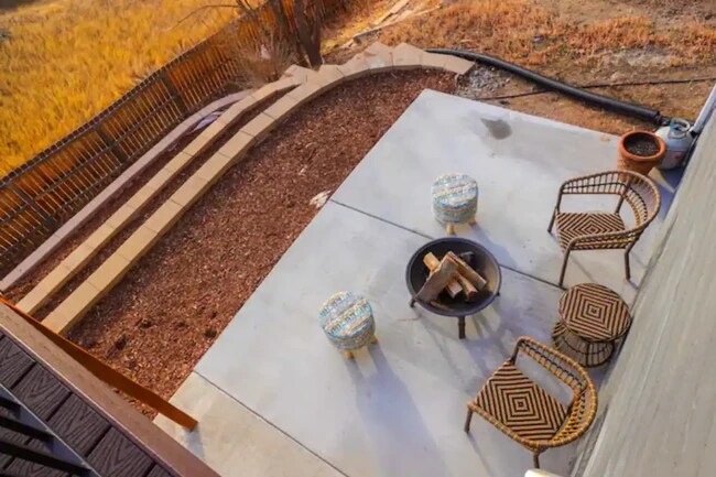 Foto del edificio - 913 Columbine Ave