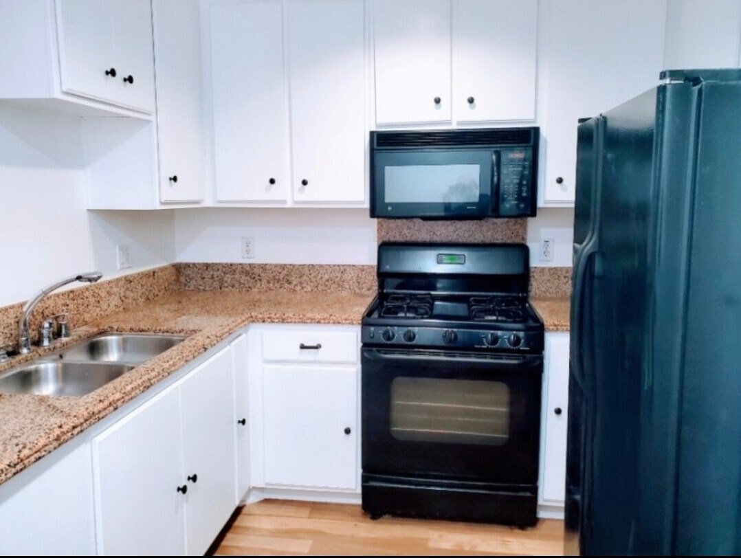 Cocina - 160 S Hudson Ave