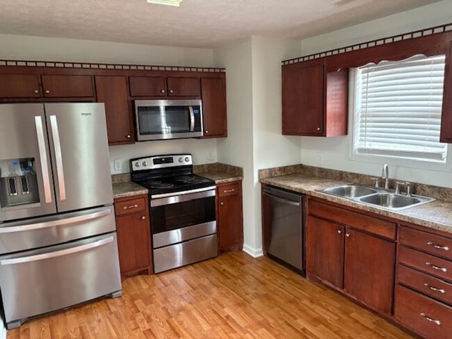 Building Photo - 122 Stonefield Cir