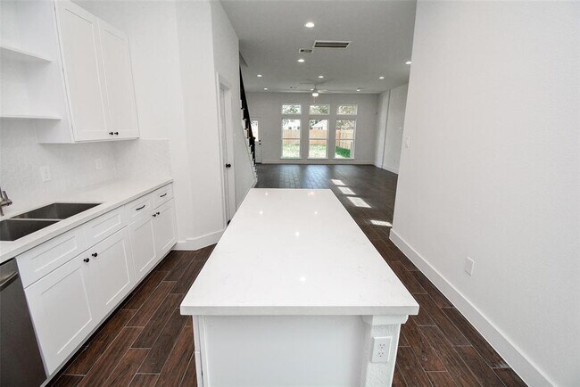 Foto del edificio - 7902 Parnell St