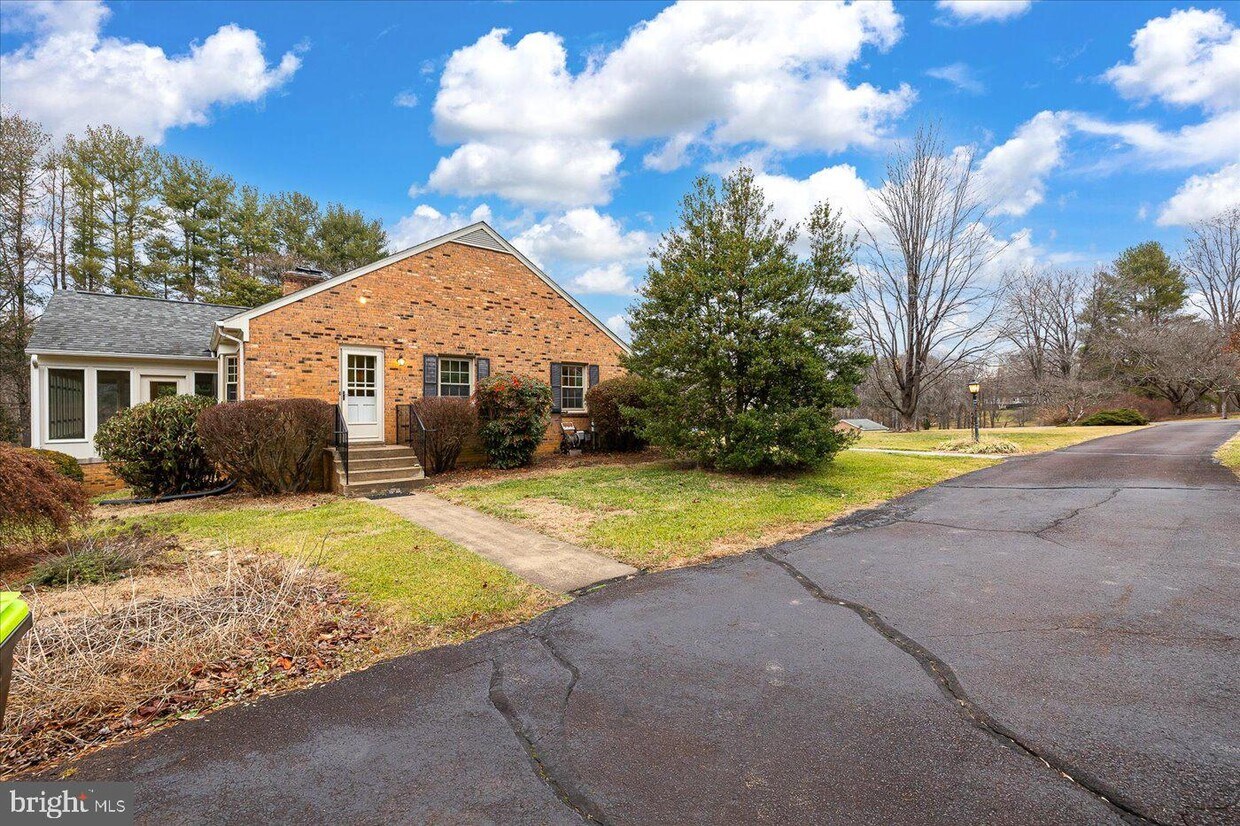 10328 Walker Rd, Culpeper, VA 22701 House Rental in Culpeper, VA