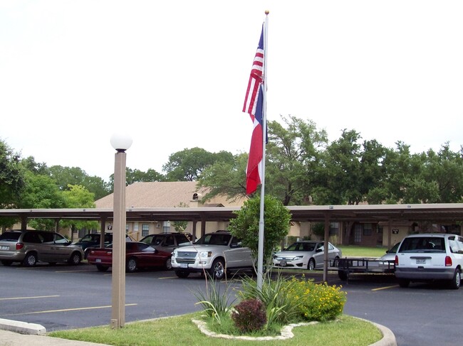 Building Photo - The Hills of Kerrville