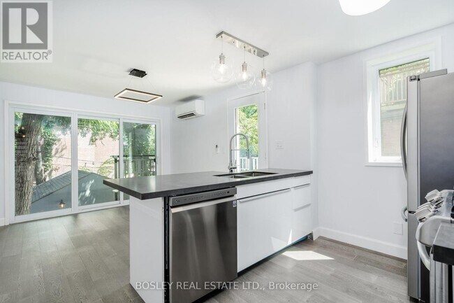 Photo du bâtiment - 9 Hambly Ave