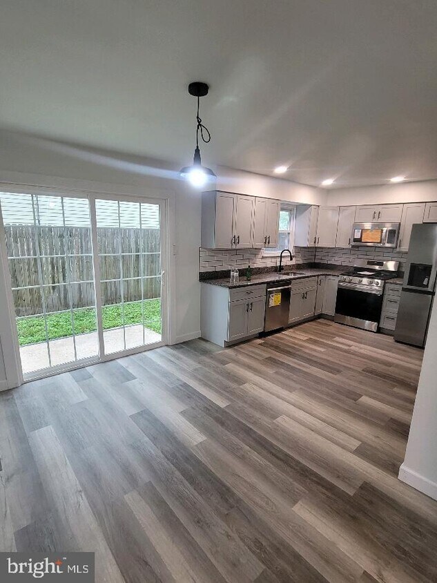 Foto principal - 2857 Erial Rd