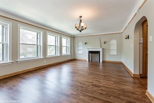 Building Photo - 5649 N Kimball Ave
