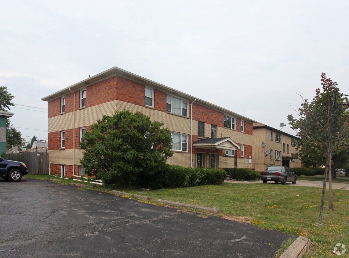 Primary Photo - 2722-2740 Sheridan Dr