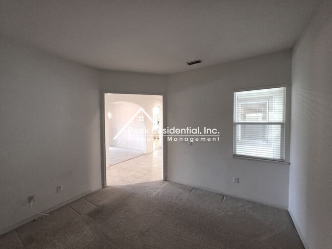 Foto del edificio - Waterfront 3bd/2ba Elk Grove Home in 55 an...