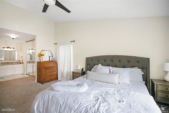 Building Photo - 4 br, 2.5 bath House - 28002 Paseo Alba