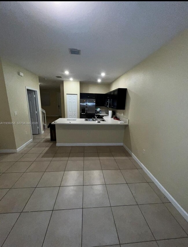 Building Photo - 3405 SE 1st St