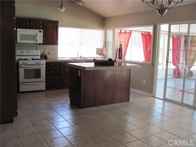 Building Photo - 2440 Wind River Rd