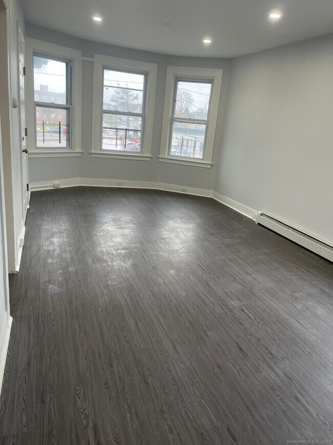 Foto del edificio - 221 Spring St
