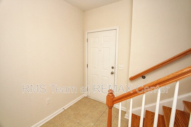 Building Photo - 3500 Sweetwater Rd