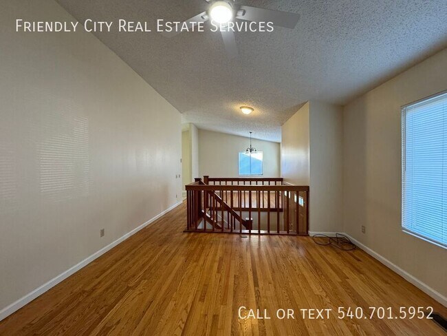 Foto del edificio - 566 Viewmont Ct