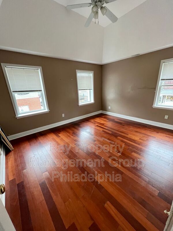 Foto del edificio - 1848 S 15th St