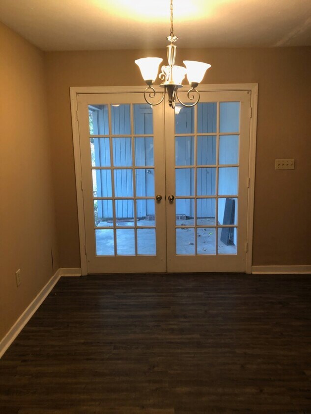 Foto principal - 111 Fairfax Cir