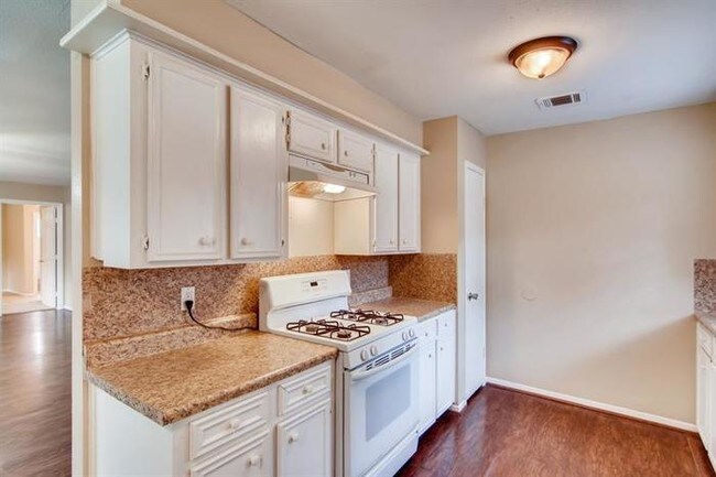 Foto del edificio - 3635 Dawnwood Dr, Spring, TX 77380