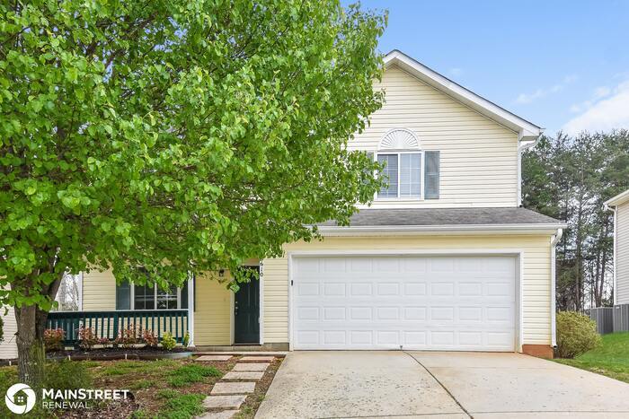 Primary Photo - 5610 Waterpoint Dr, Browns Summit, NC 27214