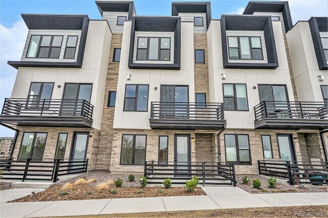 Foto del edificio - 2327 Lakeshore Ln