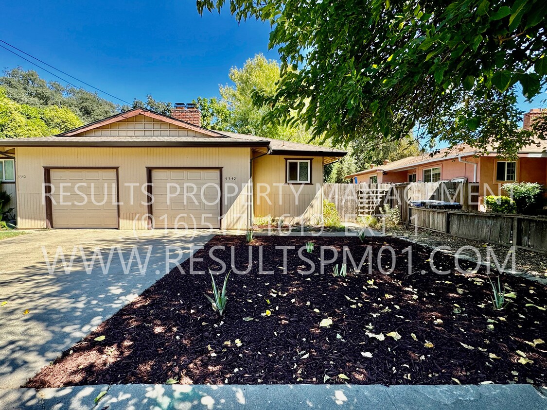 Primary Photo - Spacious and Updated 3-Bedroom Duplex in F...