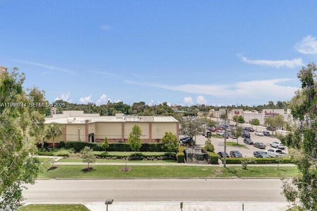 Foto del edificio - 1251 NE 108th St