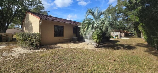 Building Photo - 1923 SW 34th Ct