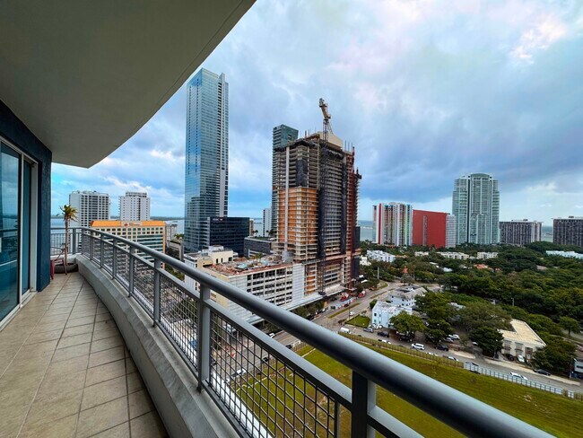 Foto del edificio - 60 SW 13th St