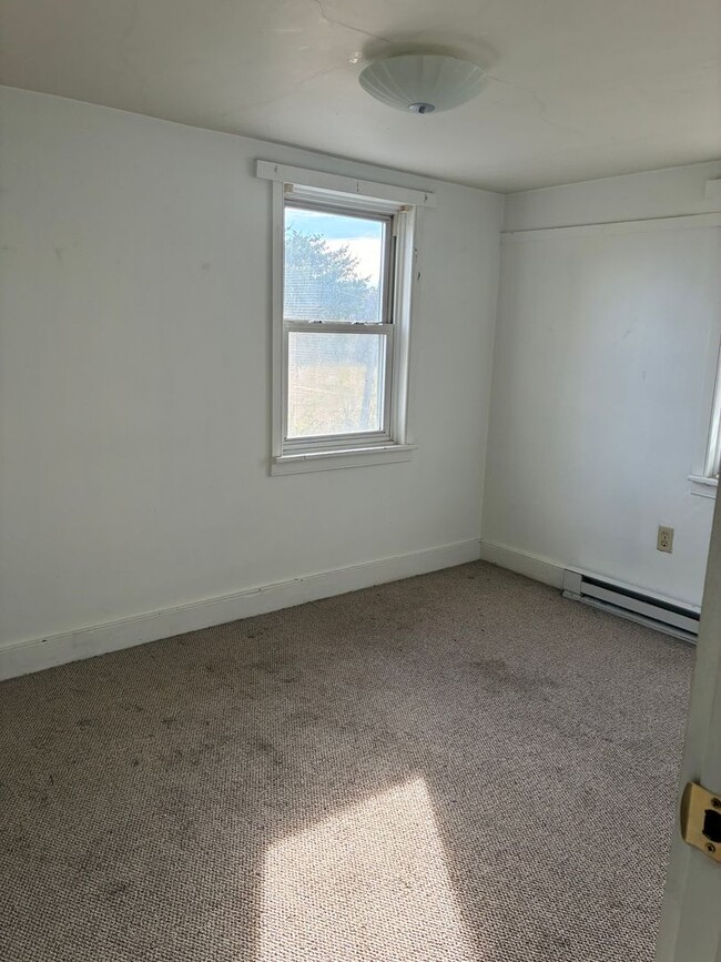 Foto del edificio - 251 Narrow Dr