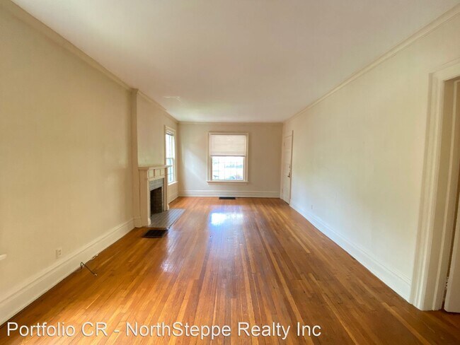 Building Photo - 2 br, 1 bath Apartment - 387 W 8th Ave