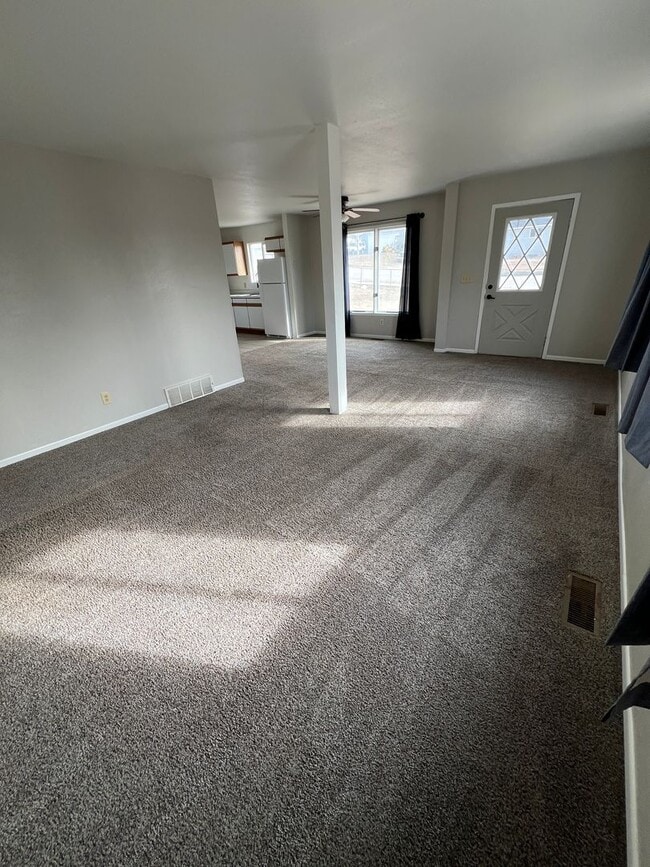 Building Photo - Centrally Located Three-Bedroom, One-Bathroom Home for Rent