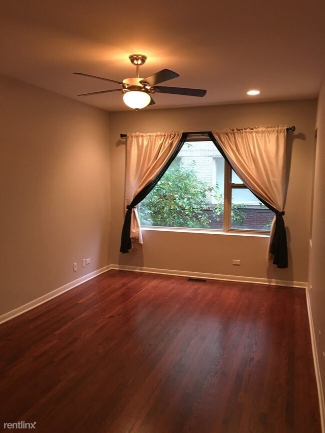 Foto del edificio - 4857 N Harding Ave